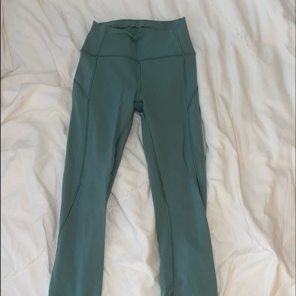 Lululemon Wunder Under leggings - Picture 3 of 4